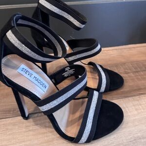 Steve Madden heels. Size small 7. Never worn